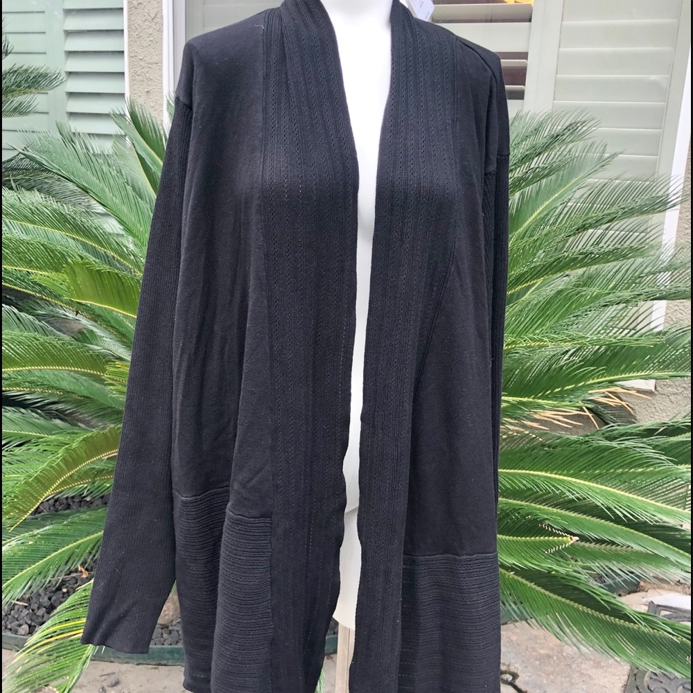 New Avenue Black Cardigan size 26/28